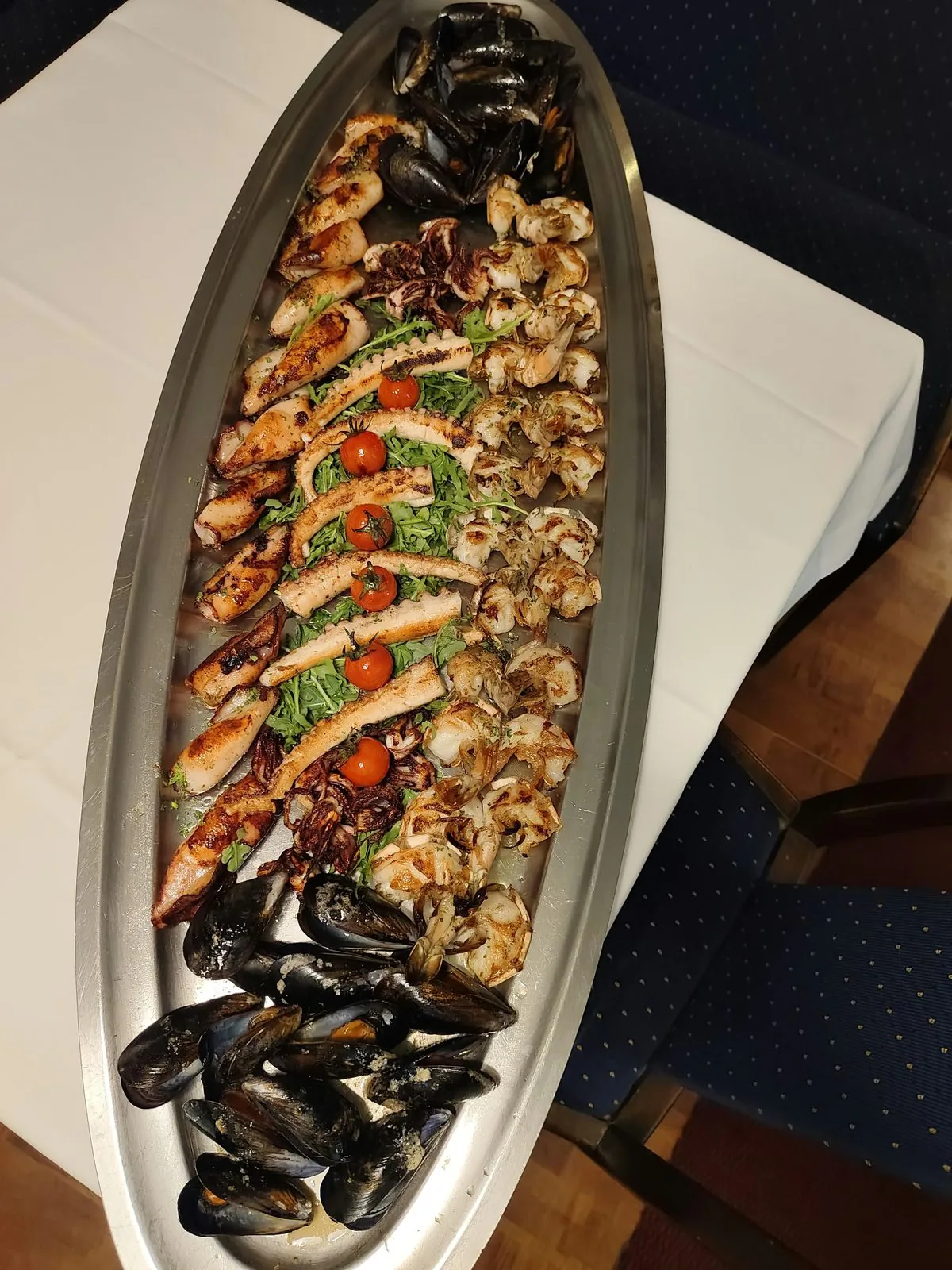 Meeresfrüchte vom Grill mit Miesmuscheln